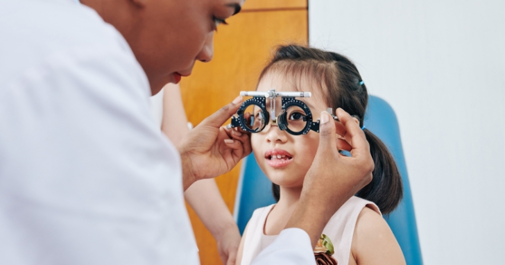 What Are The Signs Your Child Needs Glasses?